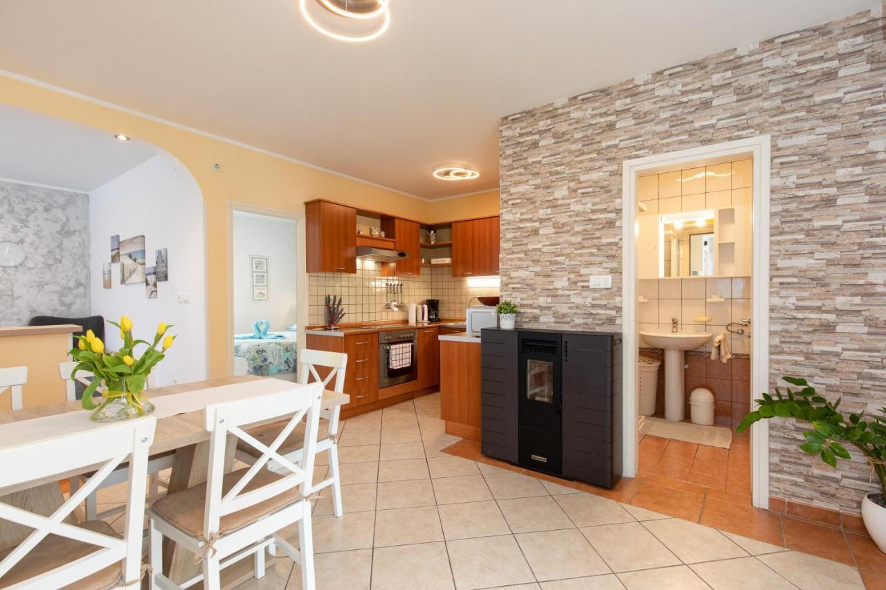 Apartment Blazi Нивице Екстериор снимка